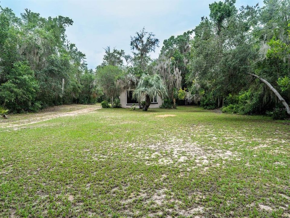 На продажу: $105,000 (2 спален, 1 ванн, 864 Квадратных фут)