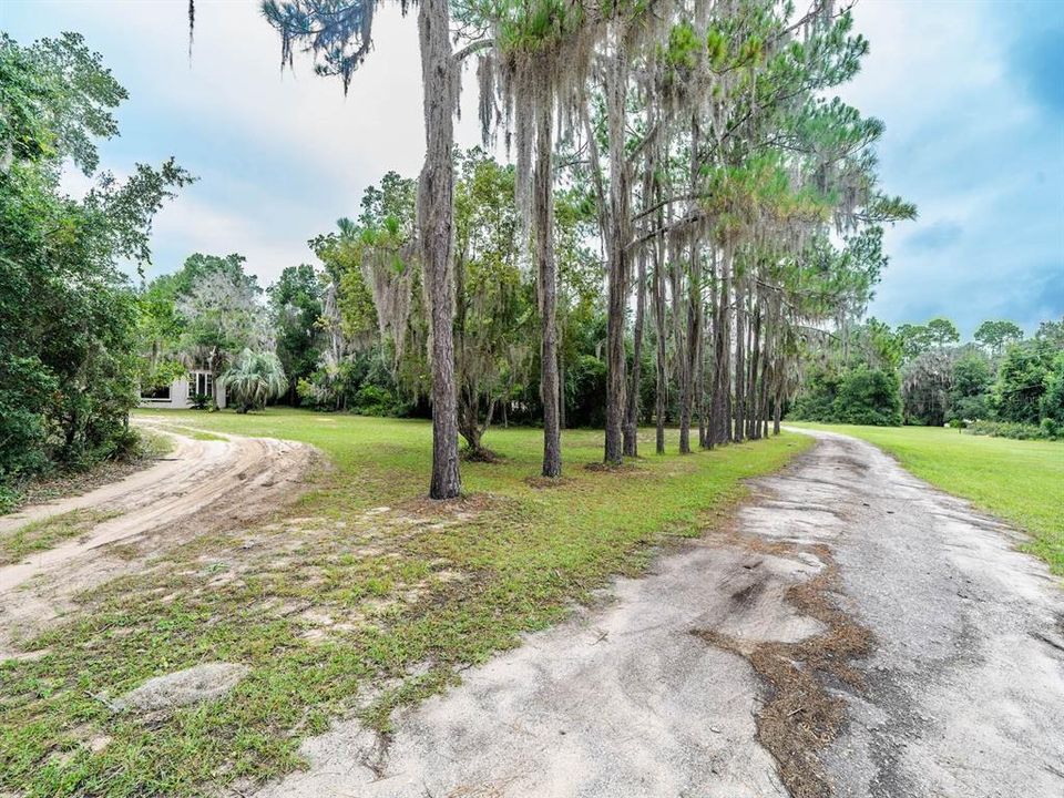 На продажу: $105,000 (2 спален, 1 ванн, 864 Квадратных фут)