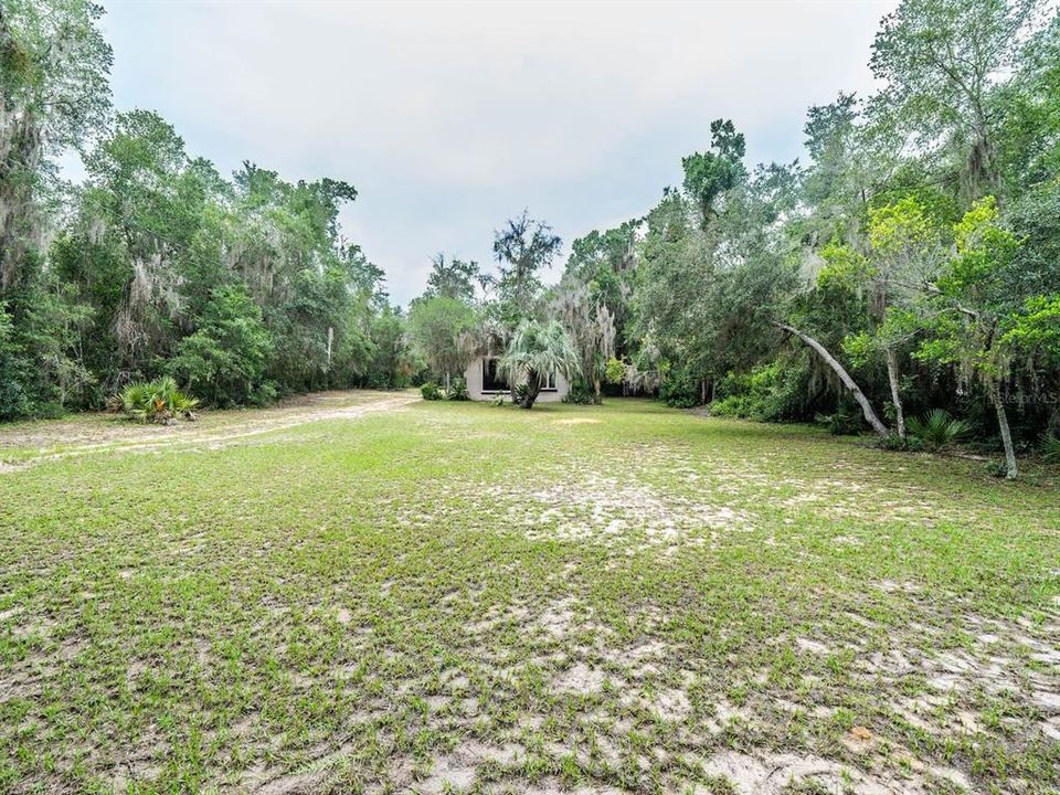 На продажу: $105,000 (2 спален, 1 ванн, 864 Квадратных фут)