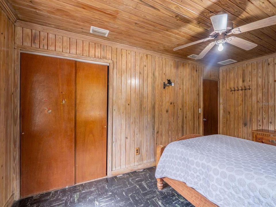 На продажу: $105,000 (2 спален, 1 ванн, 864 Квадратных фут)