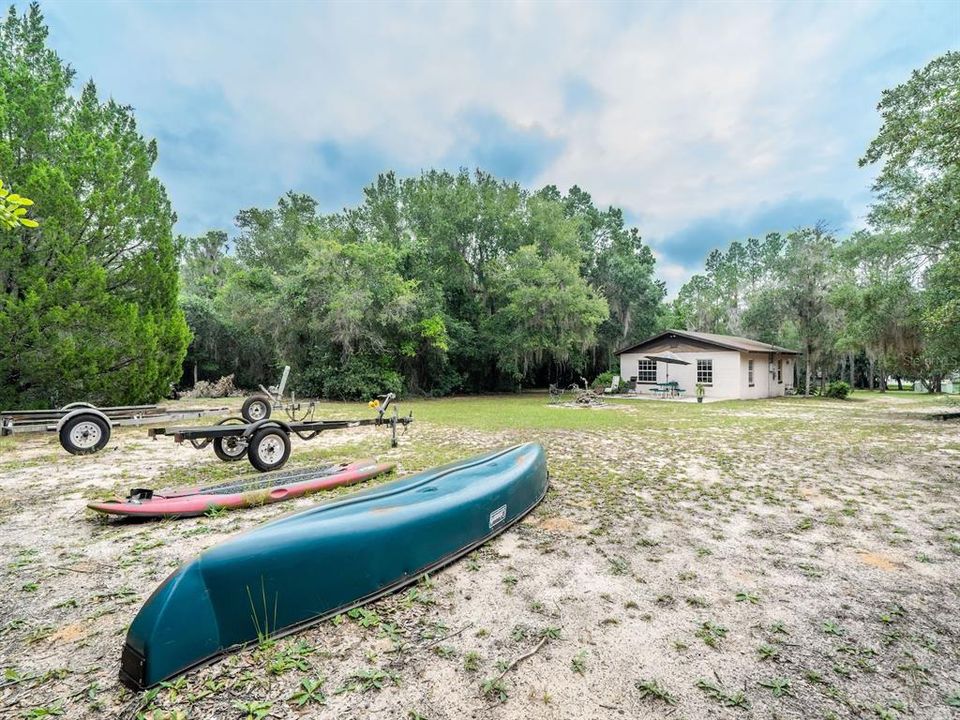 На продажу: $105,000 (2 спален, 1 ванн, 864 Квадратных фут)