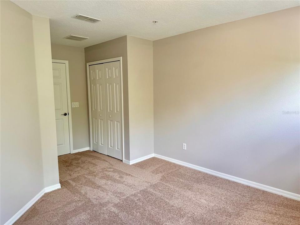 Active With Contract: $355,000 (3 beds, 2 baths, 1609 Square Feet)