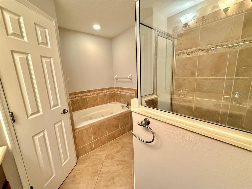 Active With Contract: $355,000 (3 beds, 2 baths, 1609 Square Feet)