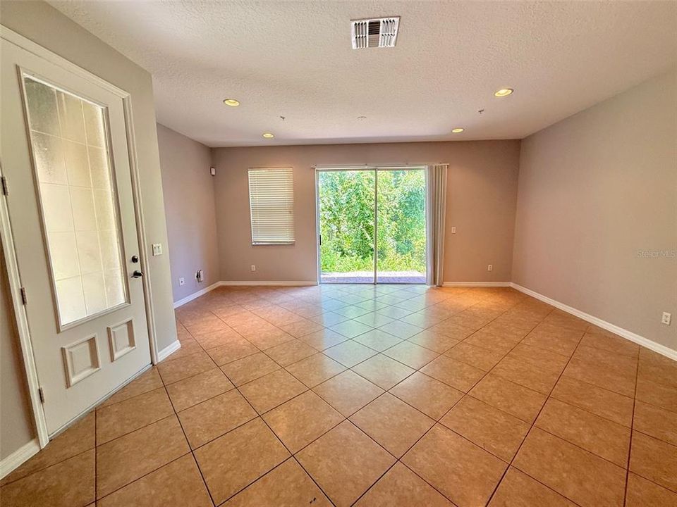 Active With Contract: $355,000 (3 beds, 2 baths, 1609 Square Feet)