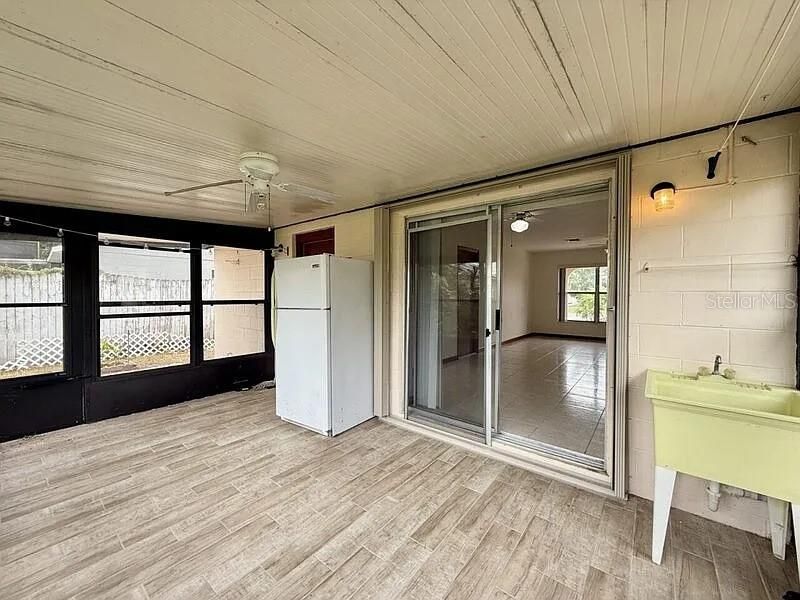 Под контрактом: $170,000 (2 спален, 2 ванн, 1050 Квадратных фут)