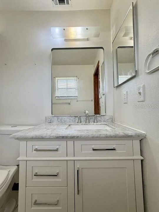 Под контрактом: $170,000 (2 спален, 2 ванн, 1050 Квадратных фут)