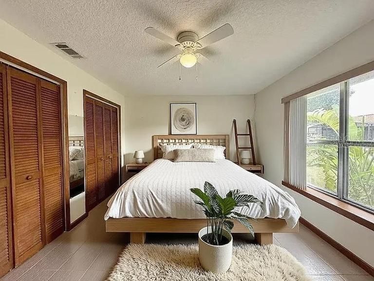 Под контрактом: $170,000 (2 спален, 2 ванн, 1050 Квадратных фут)