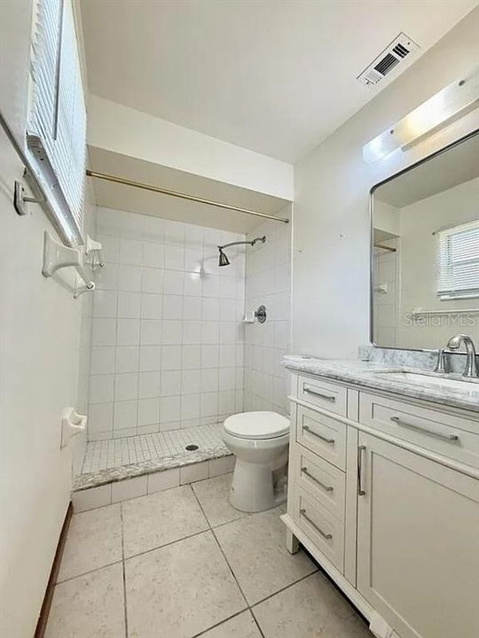 Под контрактом: $170,000 (2 спален, 2 ванн, 1050 Квадратных фут)