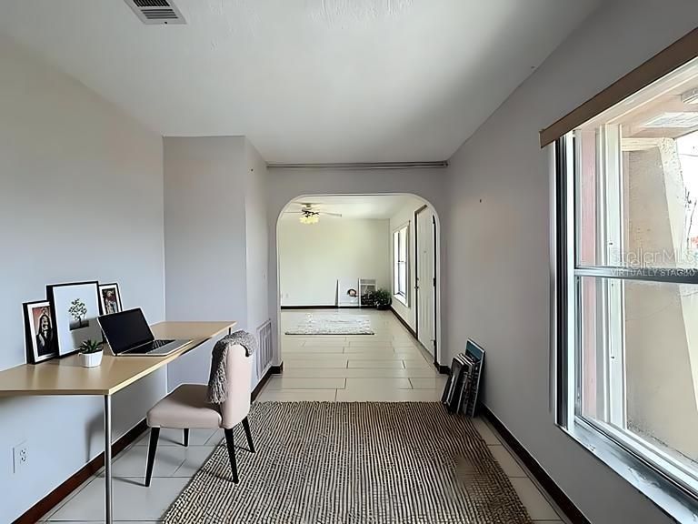 Под контрактом: $170,000 (2 спален, 2 ванн, 1050 Квадратных фут)