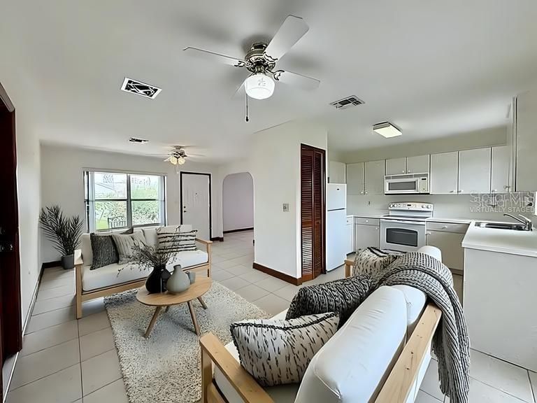 Под контрактом: $170,000 (2 спален, 2 ванн, 1050 Квадратных фут)