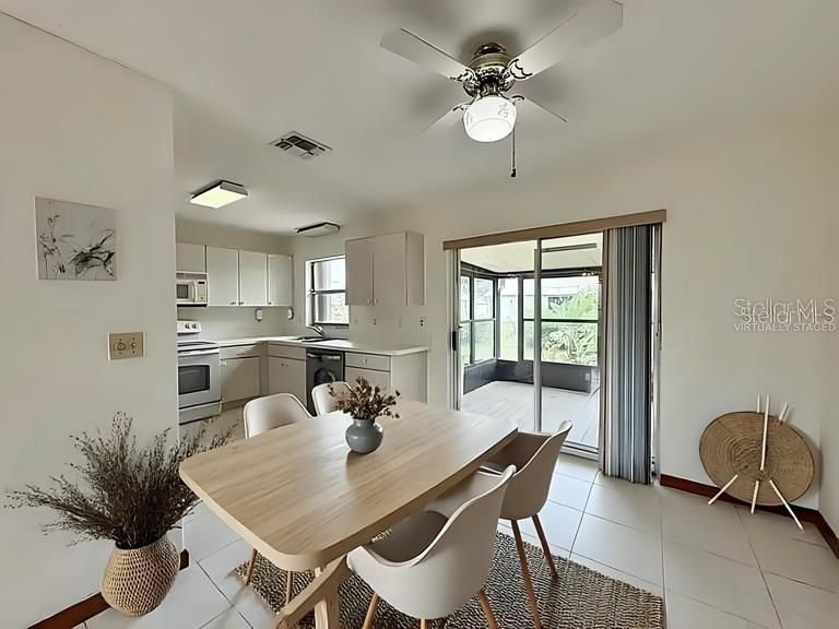 Под контрактом: $170,000 (2 спален, 2 ванн, 1050 Квадратных фут)