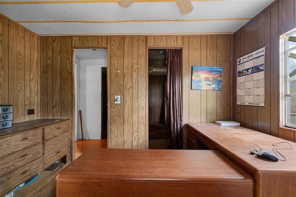 合同活跃: $129,000 (3 贝兹, 2 浴室, 1600 平方英尺)