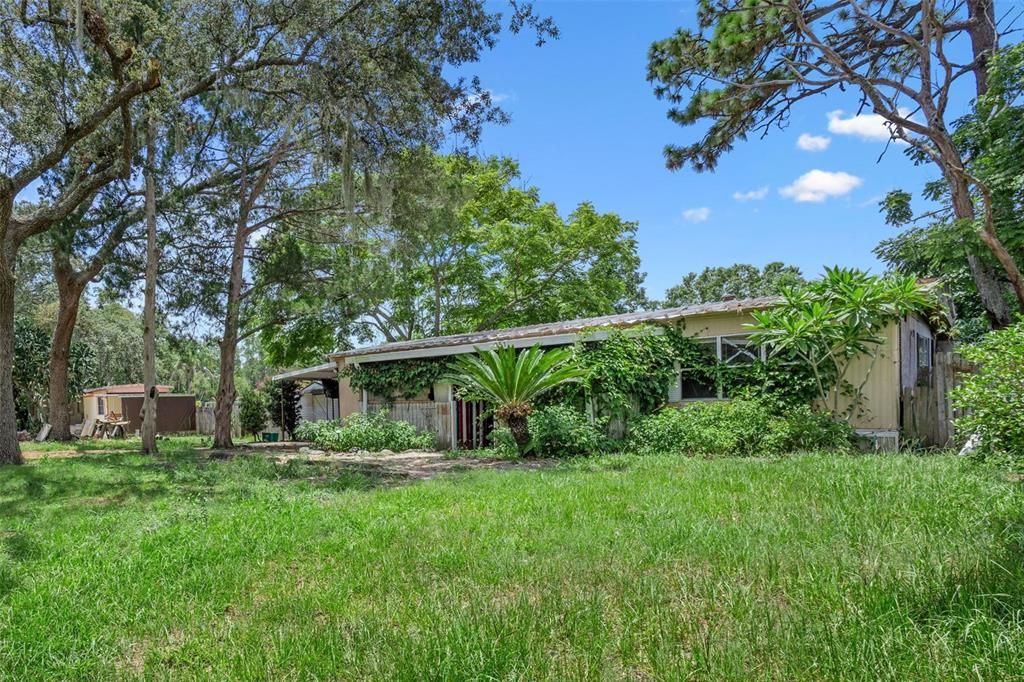 合同活跃: $129,000 (3 贝兹, 2 浴室, 1600 平方英尺)