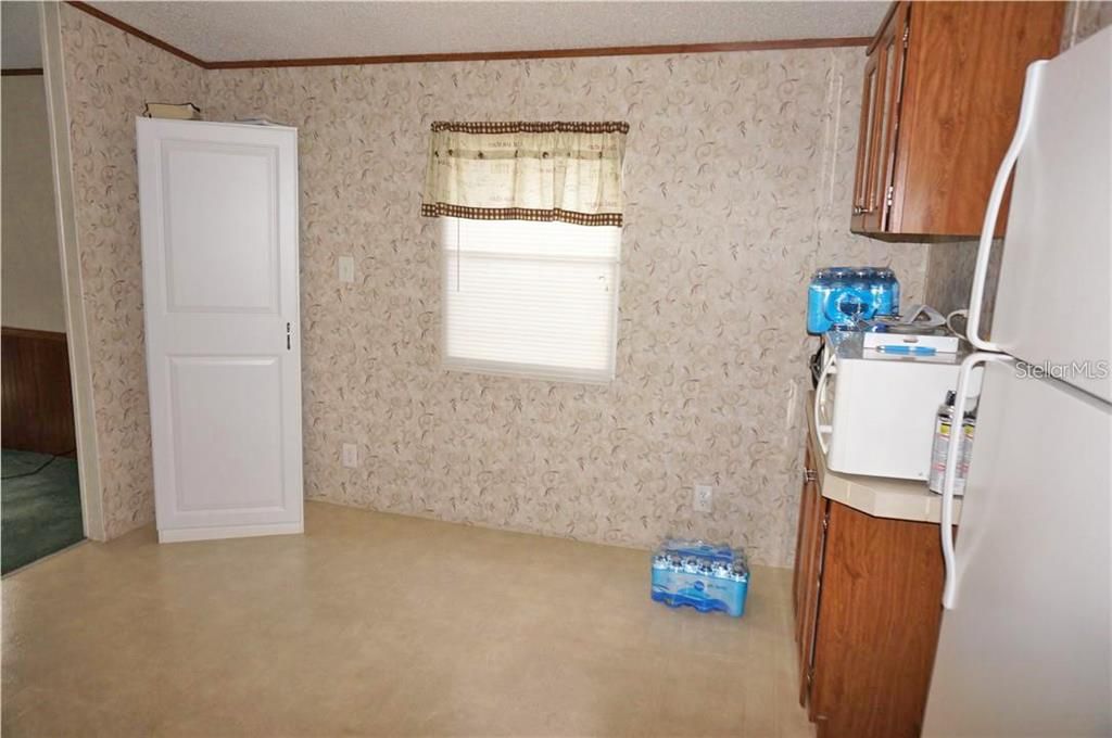 For Sale: $324,500 (2 beds, 0 baths, 1352 Square Feet)