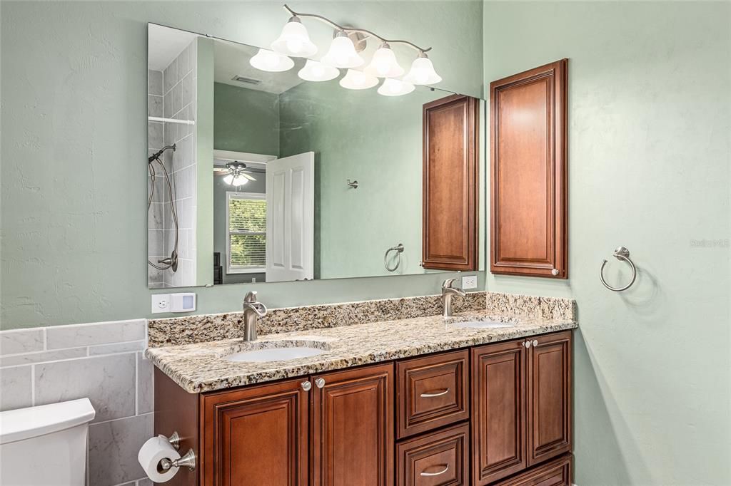 合同活跃: $520,000 (3 贝兹, 2 浴室, 2274 平方英尺)