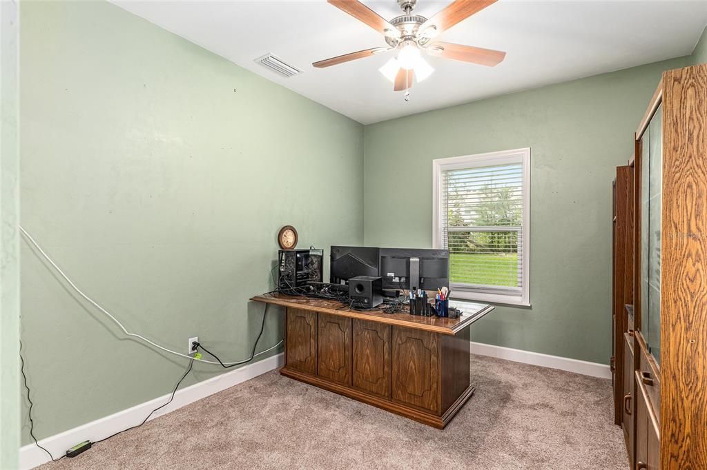 合同活跃: $520,000 (3 贝兹, 2 浴室, 2274 平方英尺)