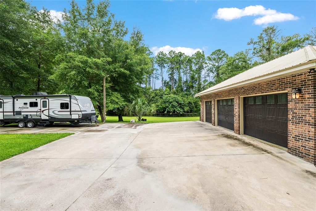 合同活跃: $520,000 (3 贝兹, 2 浴室, 2274 平方英尺)