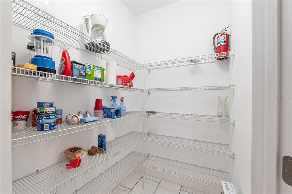 合同活跃: $520,000 (3 贝兹, 2 浴室, 2274 平方英尺)