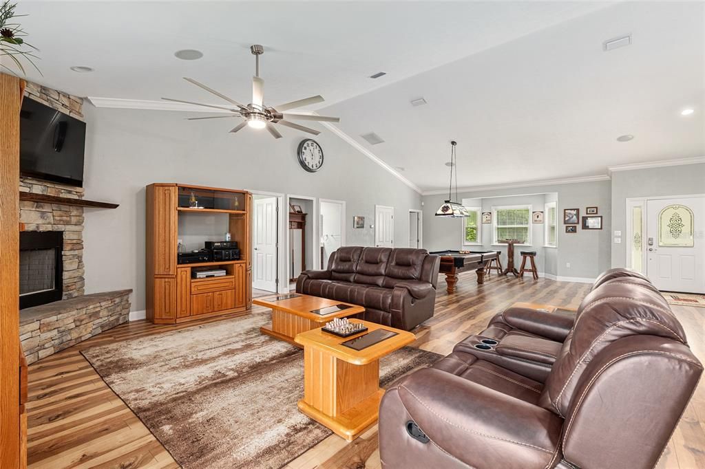 合同活跃: $520,000 (3 贝兹, 2 浴室, 2274 平方英尺)