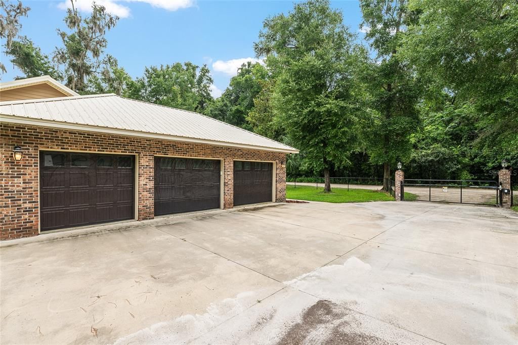 合同活跃: $520,000 (3 贝兹, 2 浴室, 2274 平方英尺)