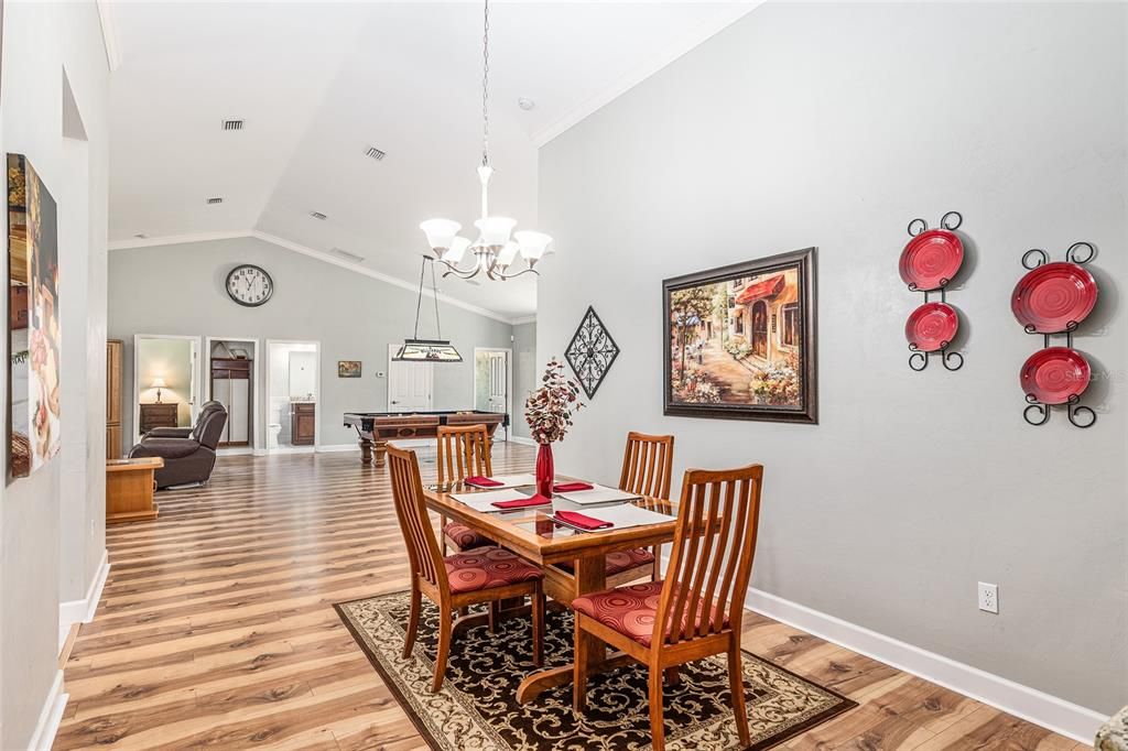 合同活跃: $520,000 (3 贝兹, 2 浴室, 2274 平方英尺)