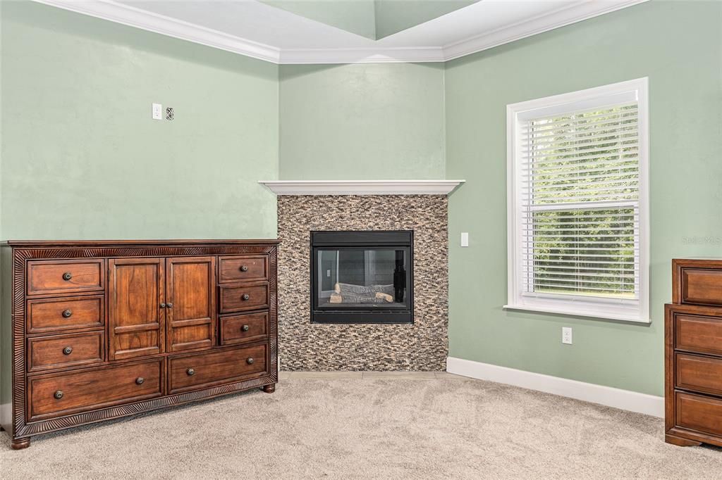 合同活跃: $520,000 (3 贝兹, 2 浴室, 2274 平方英尺)