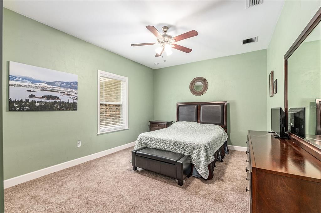 合同活跃: $520,000 (3 贝兹, 2 浴室, 2274 平方英尺)