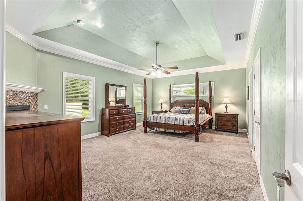 合同活跃: $520,000 (3 贝兹, 2 浴室, 2274 平方英尺)