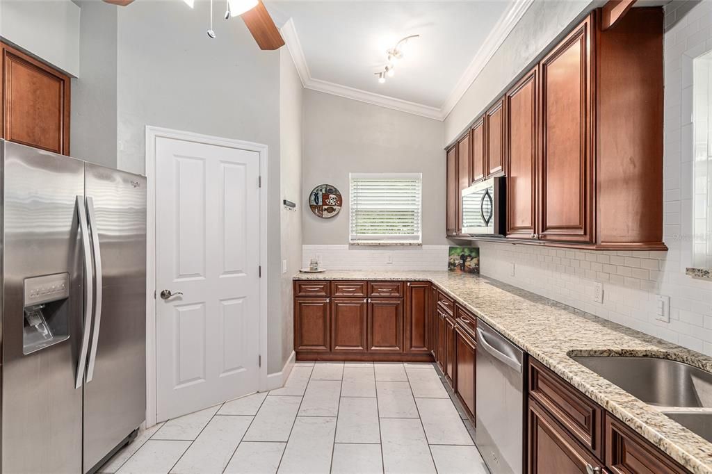 合同活跃: $520,000 (3 贝兹, 2 浴室, 2274 平方英尺)