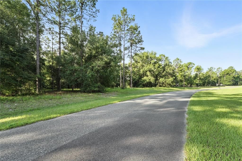 待售: $699,000 (10.30 acres)