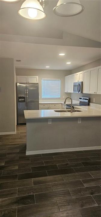 В аренду: $2,100 (3 спален, 2 ванн, 1585 Квадратных фут)