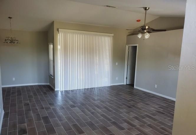 В аренду: $2,100 (3 спален, 2 ванн, 1585 Квадратных фут)