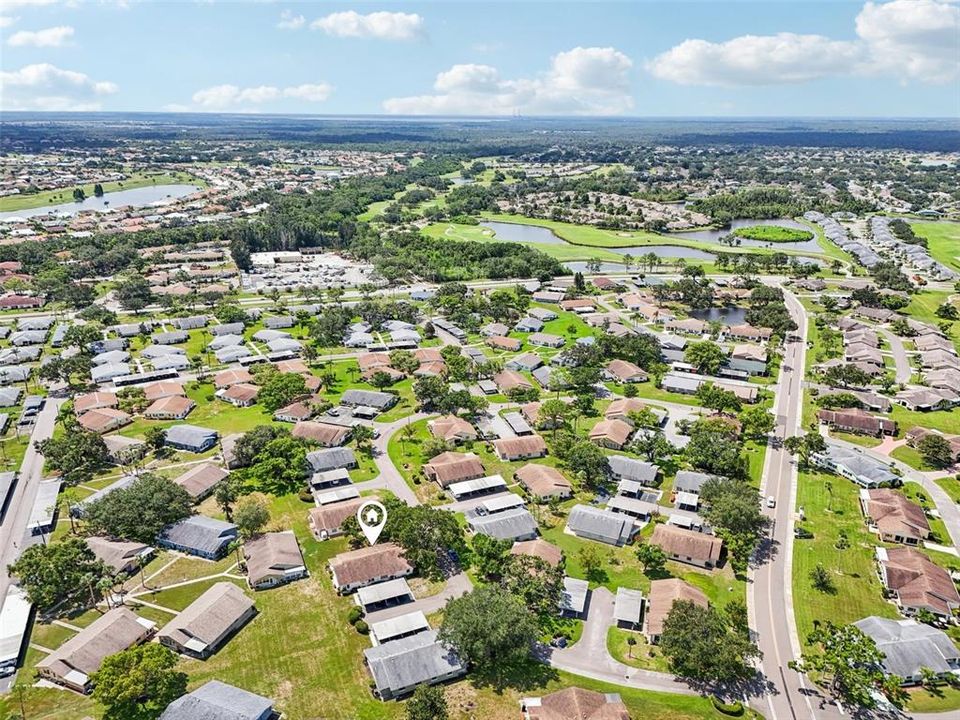 待售: $104,000 (2 贝兹, 2 浴室, 984 平方英尺)