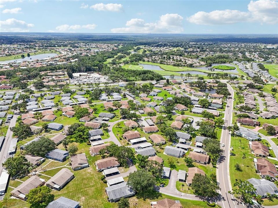 待售: $104,000 (2 贝兹, 2 浴室, 984 平方英尺)