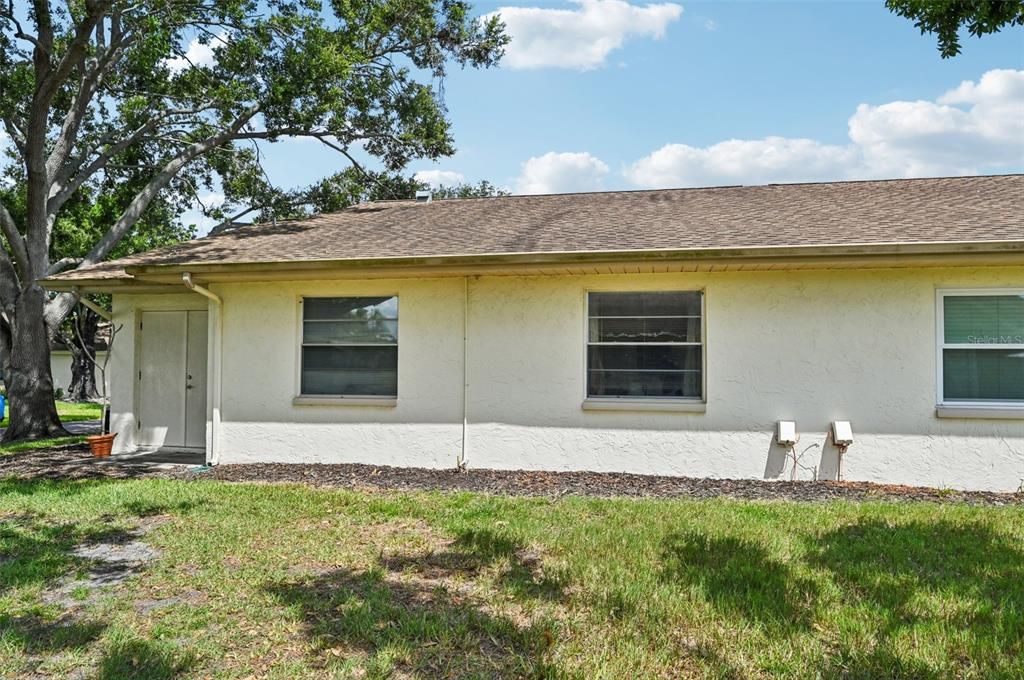 待售: $104,000 (2 贝兹, 2 浴室, 984 平方英尺)