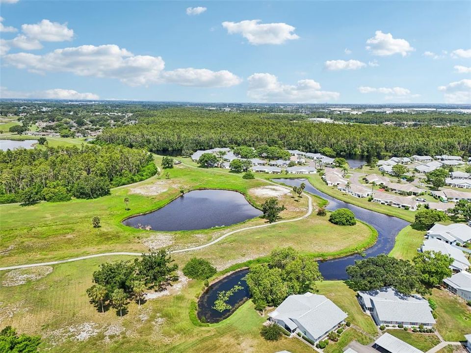 待售: $104,000 (2 贝兹, 2 浴室, 984 平方英尺)