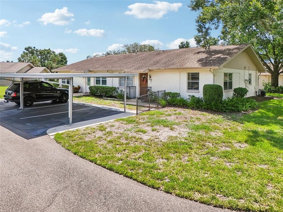 待售: $104,000 (2 贝兹, 2 浴室, 984 平方英尺)