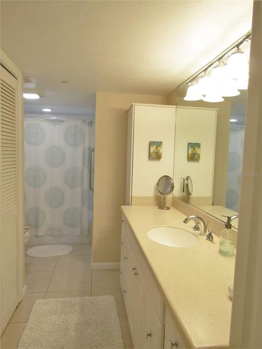 出租: $7,000 (2 贝兹, 2 浴室, 1284 平方英尺)