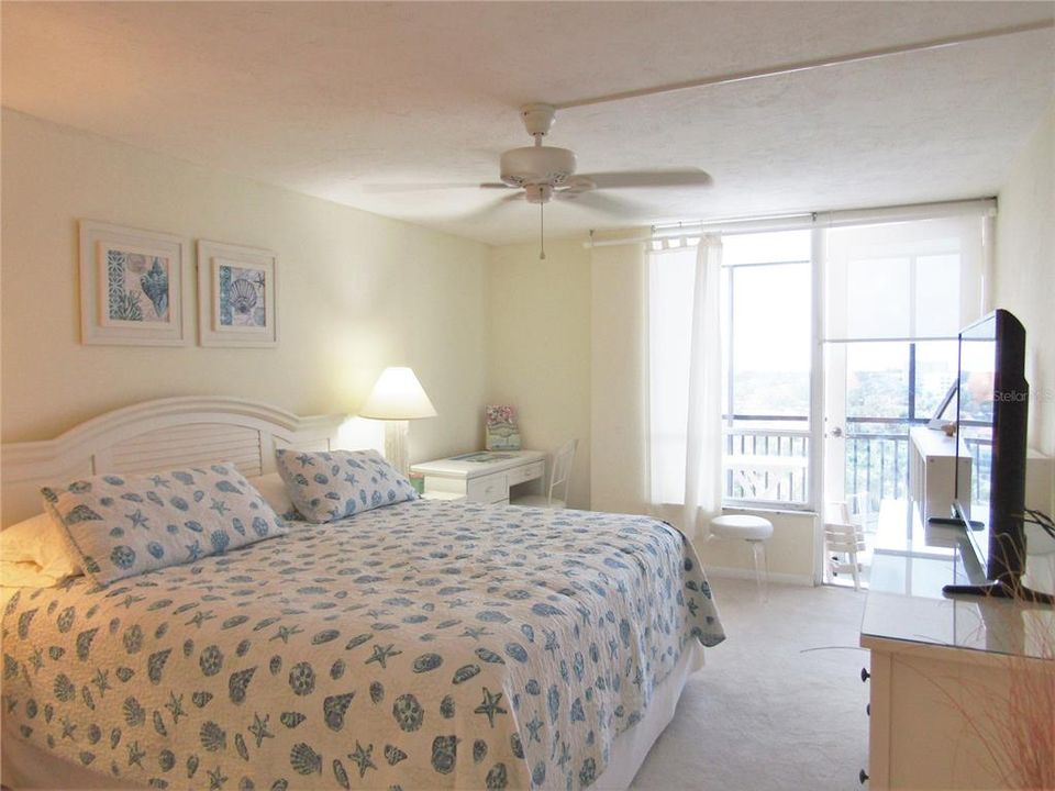 出租: $7,000 (2 贝兹, 2 浴室, 1284 平方英尺)