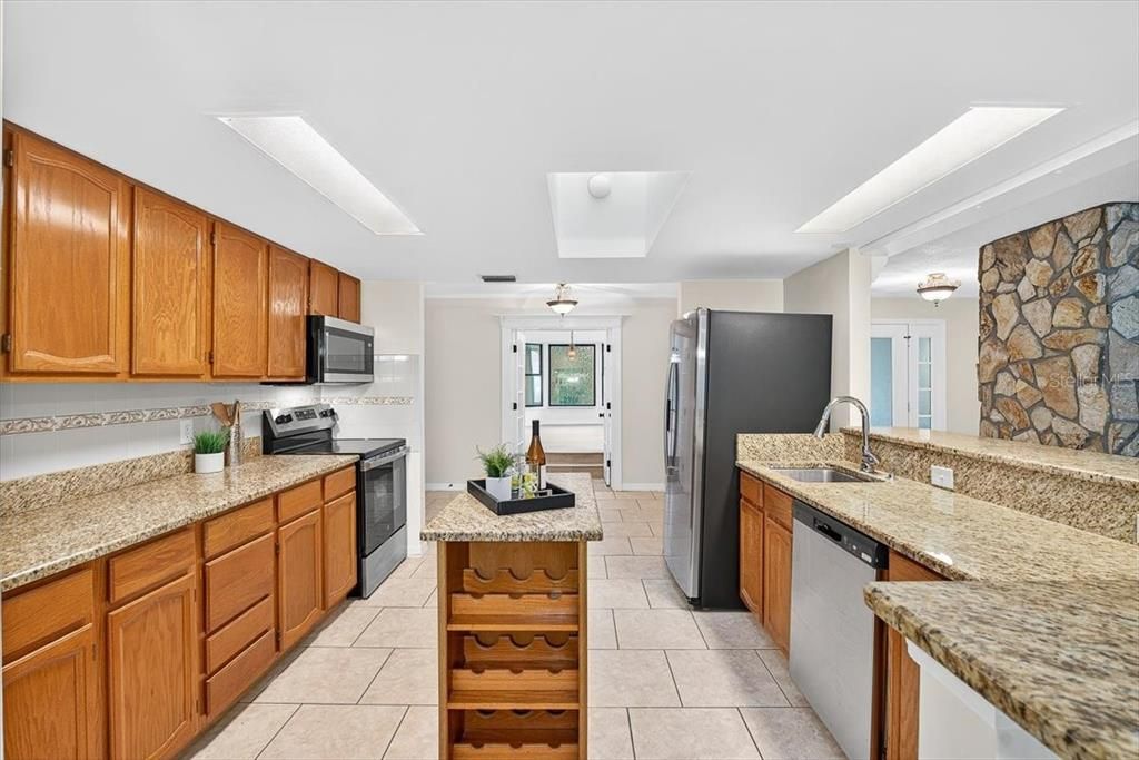 For Sale: $334,990 (3 beds, 2 baths, 2069 Square Feet)