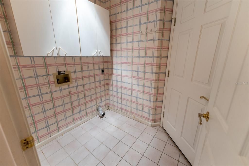 Active With Contract: $119,900 (2 beds, 2 baths, 1062 Square Feet)