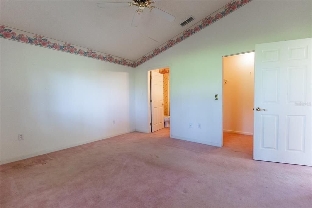 Active With Contract: $119,900 (2 beds, 2 baths, 1062 Square Feet)