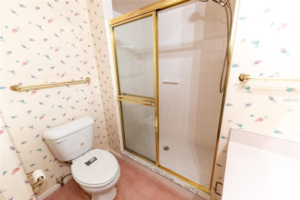 Active With Contract: $119,900 (2 beds, 2 baths, 1062 Square Feet)