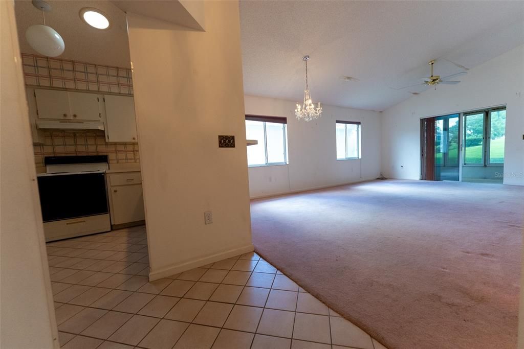 Active With Contract: $119,900 (2 beds, 2 baths, 1062 Square Feet)