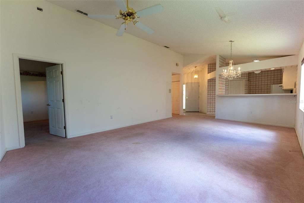Active With Contract: $119,900 (2 beds, 2 baths, 1062 Square Feet)
