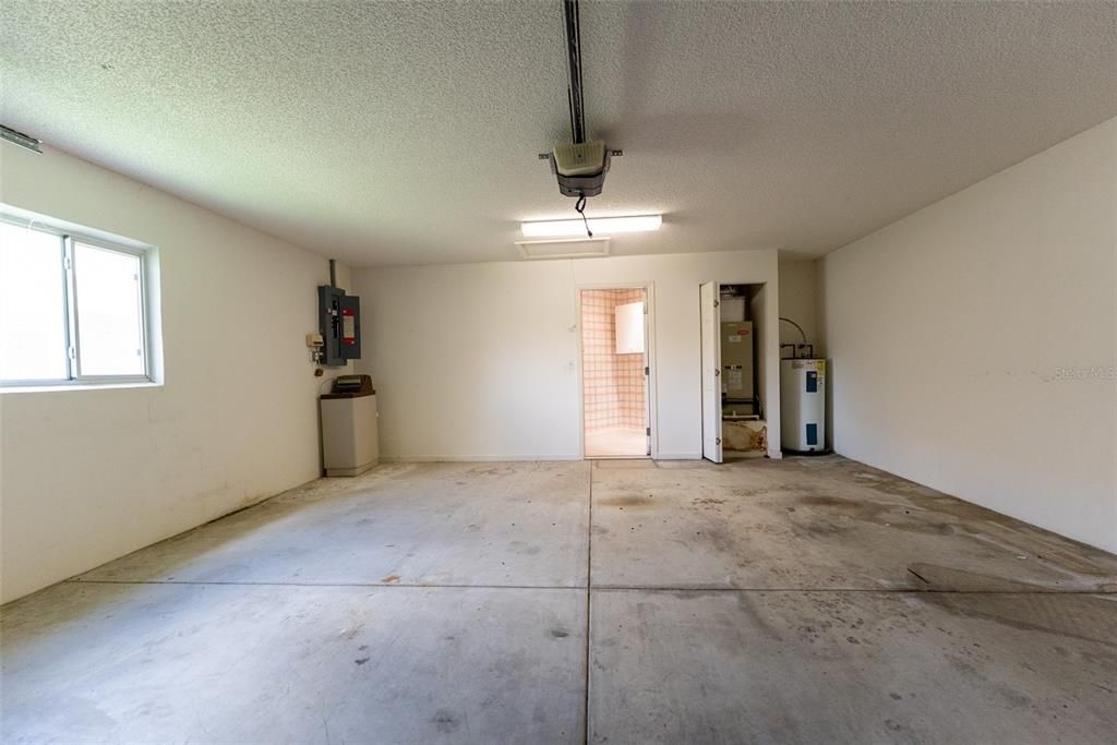 Active With Contract: $119,900 (2 beds, 2 baths, 1062 Square Feet)