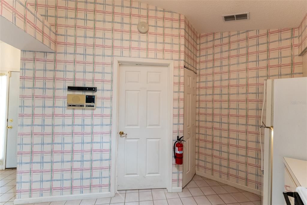 Active With Contract: $119,900 (2 beds, 2 baths, 1062 Square Feet)