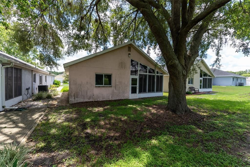 Active With Contract: $119,900 (2 beds, 2 baths, 1062 Square Feet)