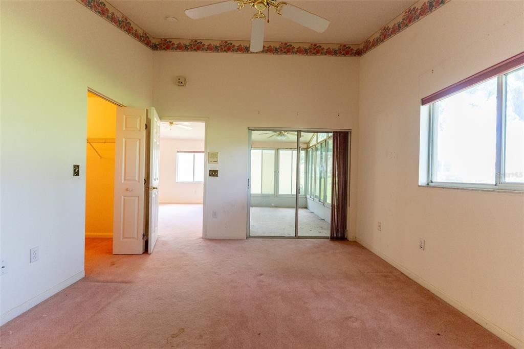 Active With Contract: $119,900 (2 beds, 2 baths, 1062 Square Feet)