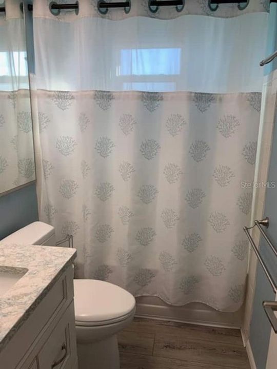 For Rent: $2,200 (2 beds, 1 baths, 820 Square Feet)